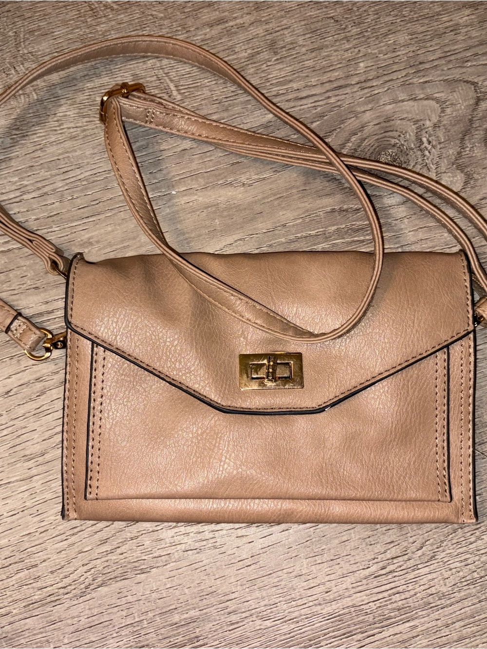 Classic Women's Crossbody Bag in Blush
